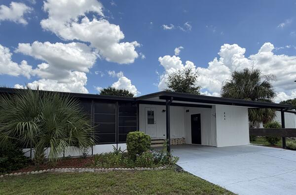 Winter Haven, FL Mobile Home for Sale located at 866 Century Drive Hidden Golf Club